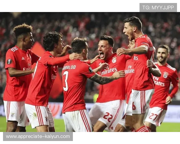 豪门对决再掀波澜国脚伤退引发联赛格局巨变与争冠形势走向扑朔迷离